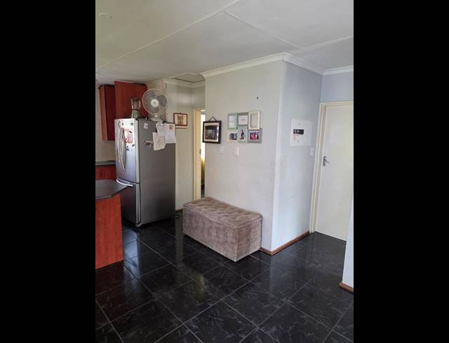 2 BEDROOM TOWNHOUSE FOR SALE IN LINMEYER